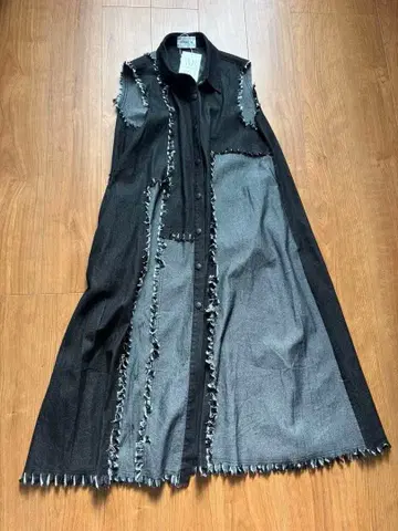 택 포함 미사용 새상품 안드레아 코 프린지 가공 슬리브리스 롱 원피스