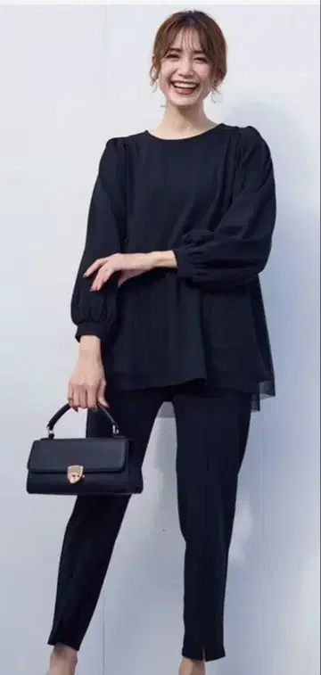 ANY SIS 블랙 플레어 상의