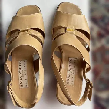 SARA NIRICO 베이지 샌들
