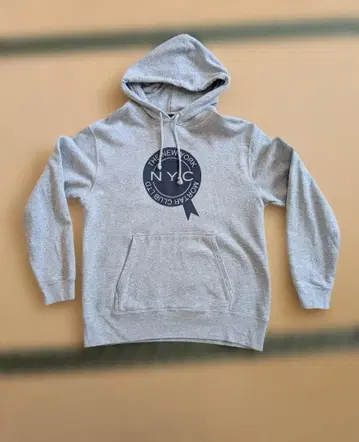 BEAMS T NYC 로고 그레이 후드티