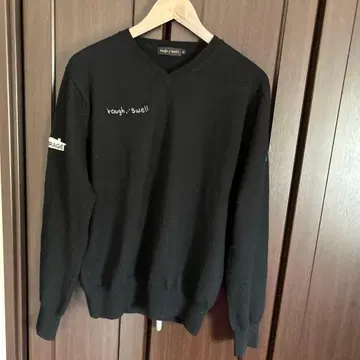 ROUGH & SWELL V넥 스웨터