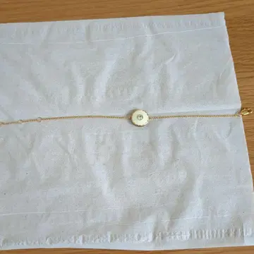 마크제이콥스 팔찌 메달리온 크림골드