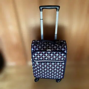 아다바트 칼리 백