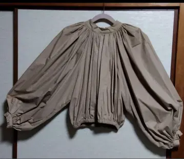 아메리빈티지 퍼프 슬리브 상의