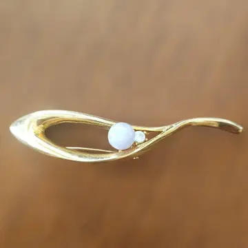 물고기 모양 브로치 골드 컬러 보라색 돌 부착