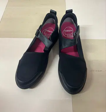 [ 미사용 새상품 ] 핏핏 플리마켓 LITE 스니커즈 블랙 24.5cm