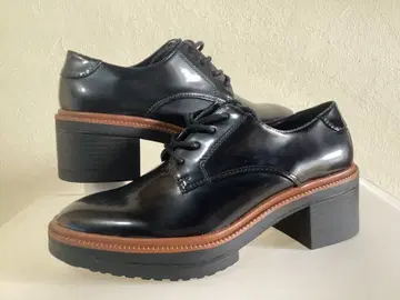 미사용 ZARA 23.5cm 에나멜 통굽 컨디션 최상