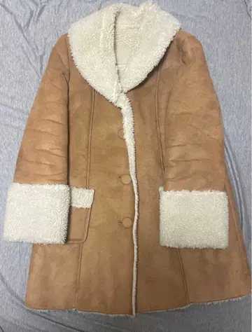 BEAMS 무스탕풍 베이지 코트