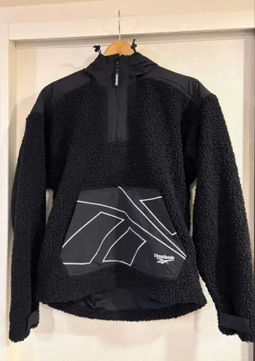 리복 플리스 자켓 하프 지퍼 블랙