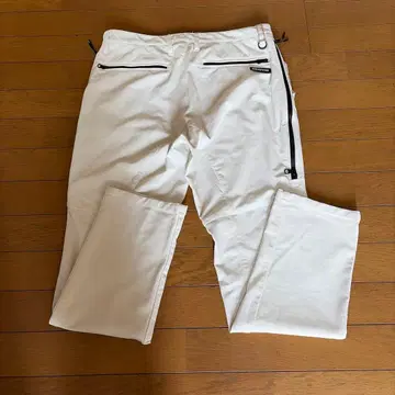 BRIEFING 화이트 팬츠 지퍼 포켓 부착