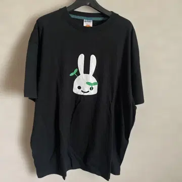 GUMI 토끼 프린트 블랙 T셔츠