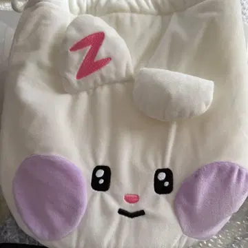 제베 제로니 유진 유니니 파우치