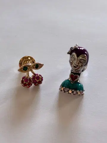 ANNA SUI 안나수이 브로치 2세트