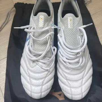 미즈노 축구화 화이트/블루 모렐리아 베타 교체형