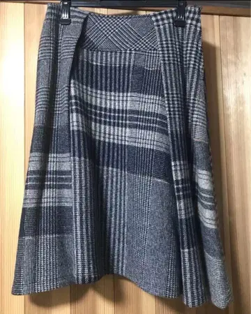 센소유니코 이오콤이오 스커트 플레어 스커트 네이비 계열