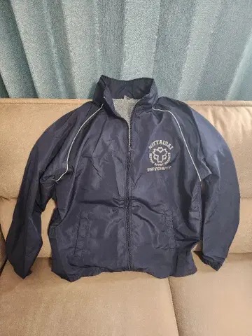 닛타이다이 윈드 브레이커