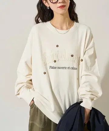 Saint Amour 자수 오버 사이즈 맨투맨 프릭스스토어