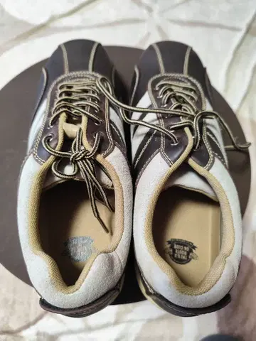 캐주얼 스니커즈 브라운 그레이 스트라이프