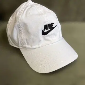 나이키 화이트 캡 로고 자수 선착순 최종 가격 인하