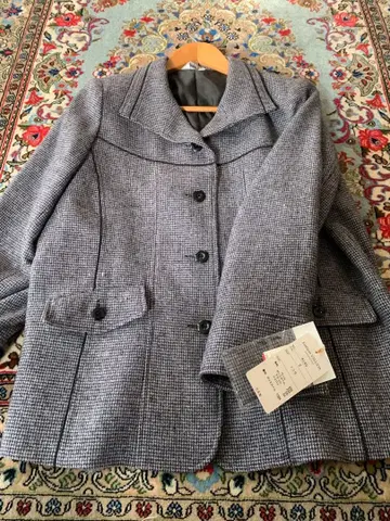 VALUD 그레이 계열 체크 무늬 테일러드 자켓