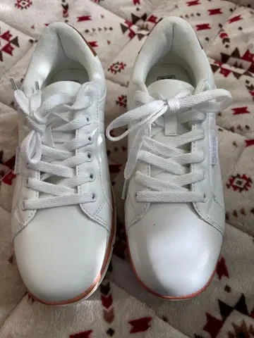 MICHAEL KLEIN 화이트 스니커즈