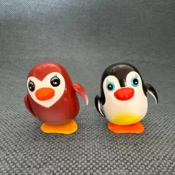 펭귄 피규어 브라운과 블랙 2체 세트