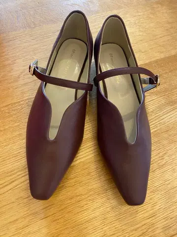 버건디 V컷 플랫슈즈 38