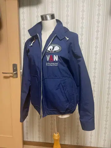 VAN 후드 부착 자켓 네이비
