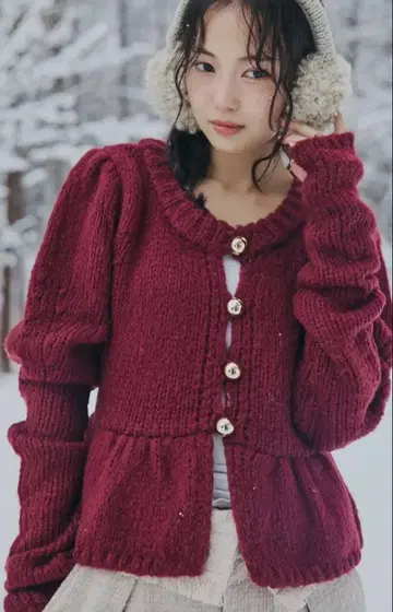 gold button puff sleeve knit