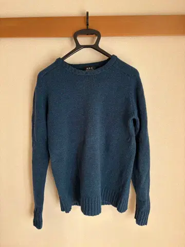 A.P.C. 블루 계열 크루넥 스웨터