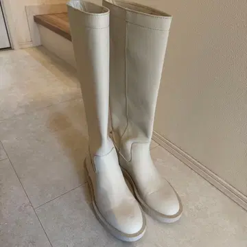 ZARA 화이트 롱 부츠 39