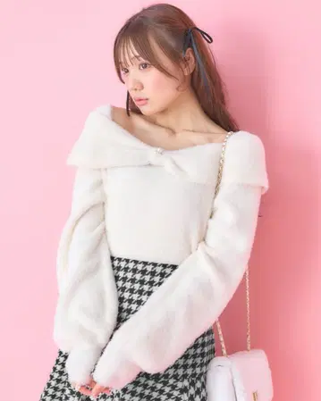 INGNI 페더얀 오프숄더 리본 니트 화이트