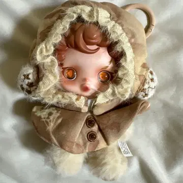 후드 부착 베이지 봉제 인형