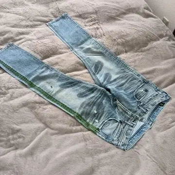 청록색 그라데이션 데미지 데님 팬츠