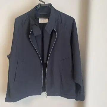 TOMORROWLAND의 해링턴 자켓 스윙탑