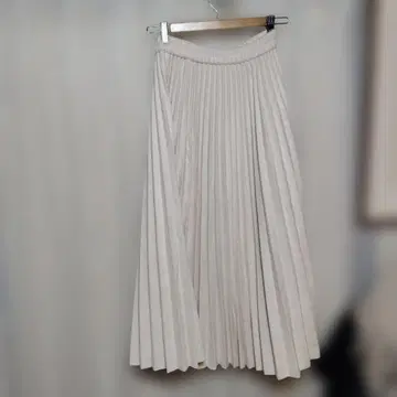 Birthdaybash 플리츠 스커트 오프화이트