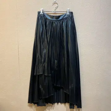 HARE (하레) 샤이니 비대칭 플리츠 스커트 사이즈 Free
