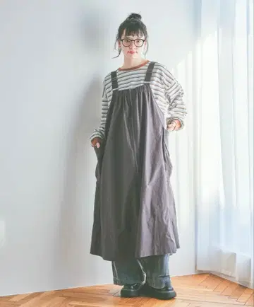 niko and - 포켓 ZIP 오버롤 스커트