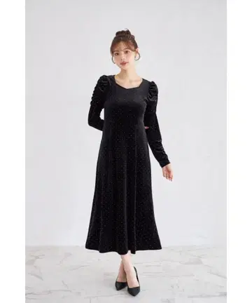 [ 미사용 새상품 ] tocco 스톤 부착 파워 숄더 컷 벨로아 원피스