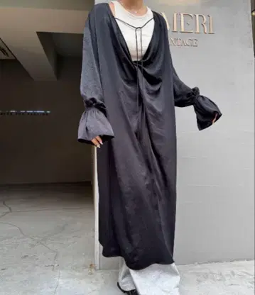 AMERI KNOT DRAPE SLOW DRESS