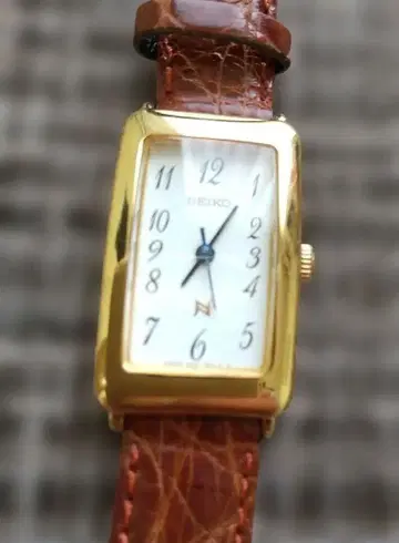 컨디션 최상 배터리 교환 완료 세이코 노이예 4N21-5250 골드