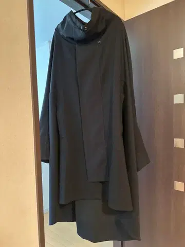 MOYURU 비대칭 롱 코트