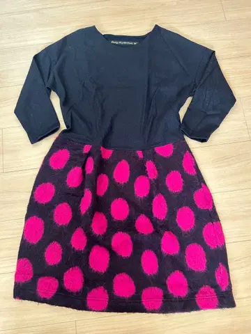 Living And Wardrobe 도트 무늬 무릎 기장 원피스