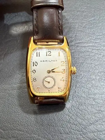 해밀턴 볼튼 남녀 공용으로 착용 가능합니다