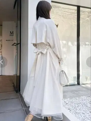 [ 미사용 새상품 ] 백 튤 트렌치