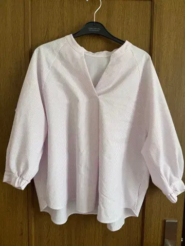 스트라이프 V넥 오부 소매 셔츠