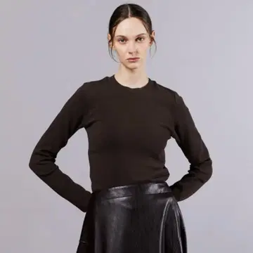 Sov. 베어 플라이스 브라운 롱 T