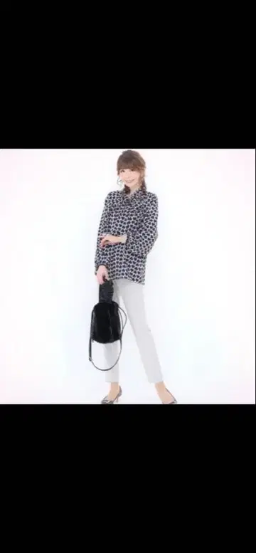 앤드러브 새상품 펄비쥬 스타일리시 슬림 레그 팬츠 3L 에크루