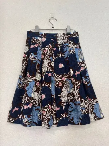 [매킨토시 런던] 꽃무늬 스커트 박스 플리츠 무릎 기장 실크 38