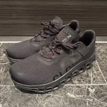 On 클라우드몬스터 블랙 28cm